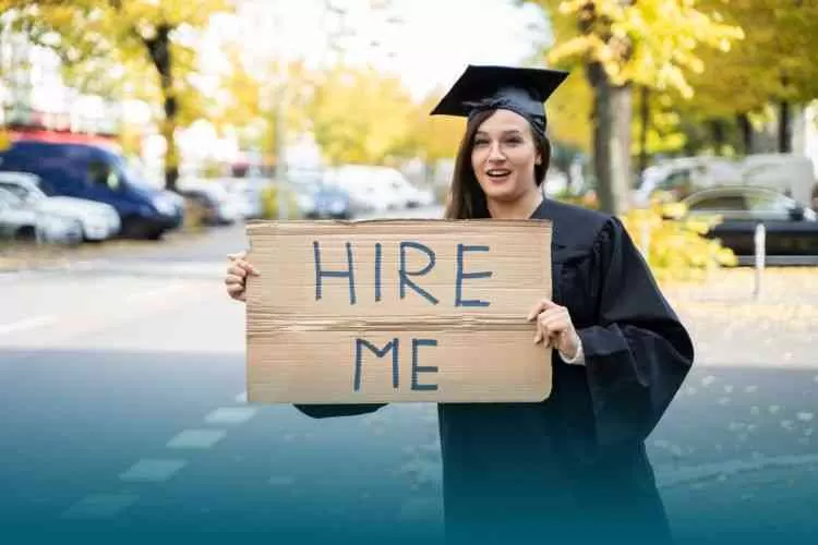 Ilustrasi Fresh Graduate Indonesia yan Mencari Kerja